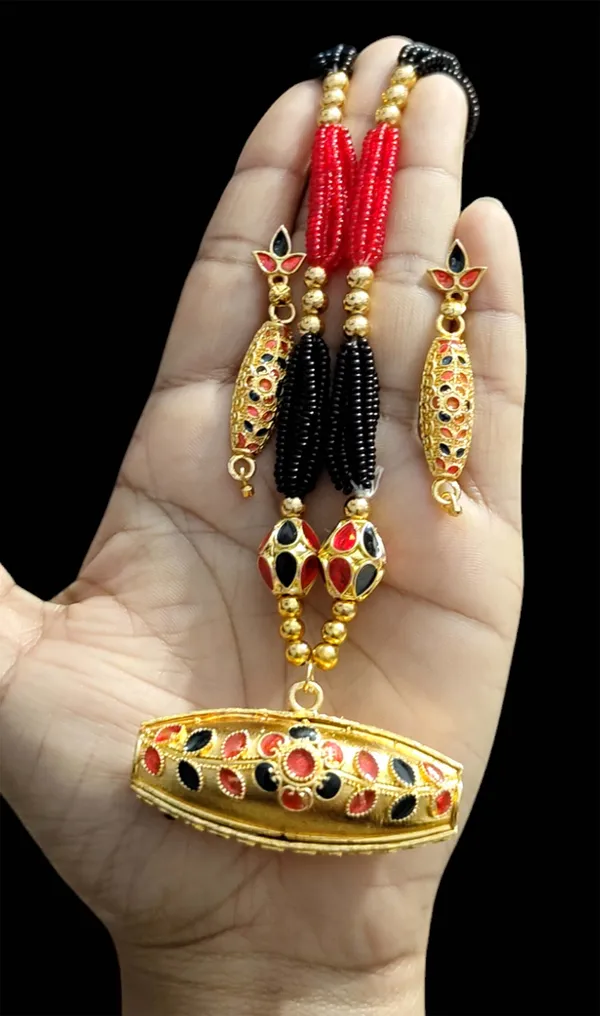 Assamese_Traditional_Copper_Based_Red_Black_Dholpuri_Ball_Tassel_Jewelry_Set