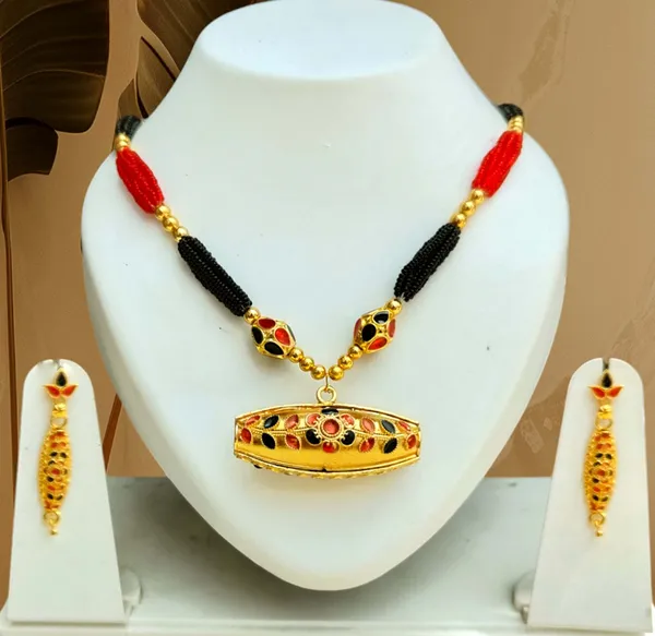 Assamese_Traditional_Copper_Based_Red_Black_Dholpuri_Ball_Tassel_Jewelry_Set