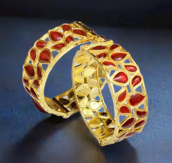BG_GOLD_Assamese_Traditional_Copper_Based_Red_Meenakari_Bangle_SET