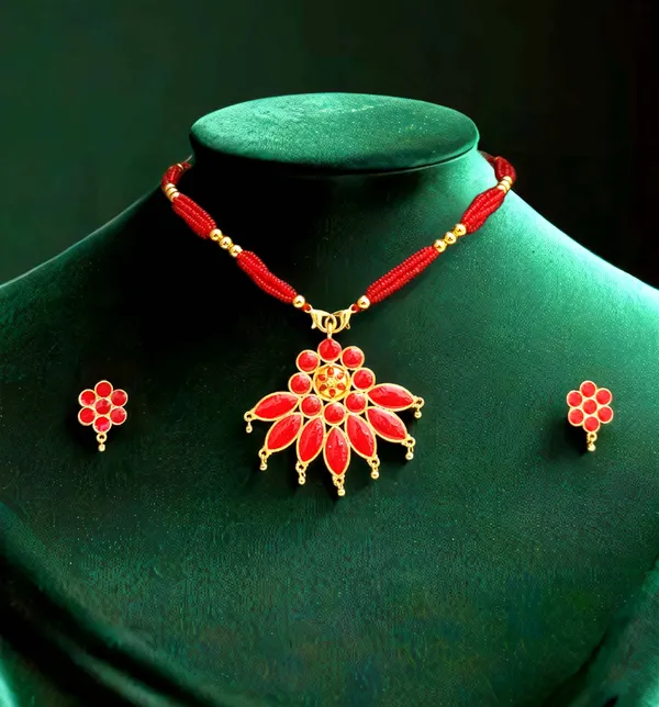 Assamese_Traditional_Copper_Based_Red_Meenakari_Locket_Tassel_Jewellery_Set
