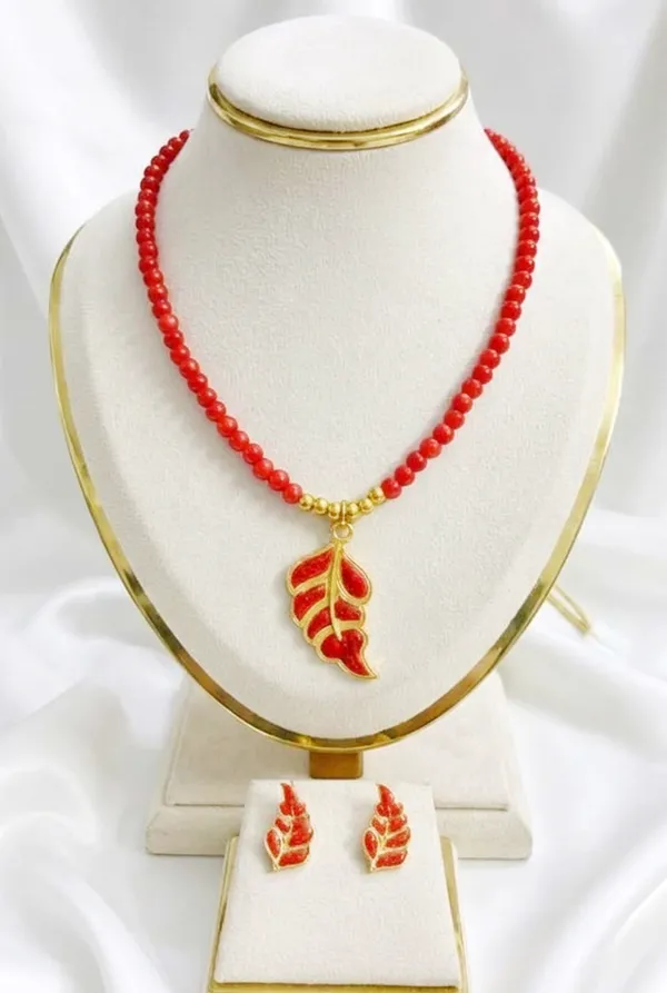 BG_GOLD_Assamese_Traditional_Copper_Based_Red_Patti_Moni_Tassel_Jewellery_Set
