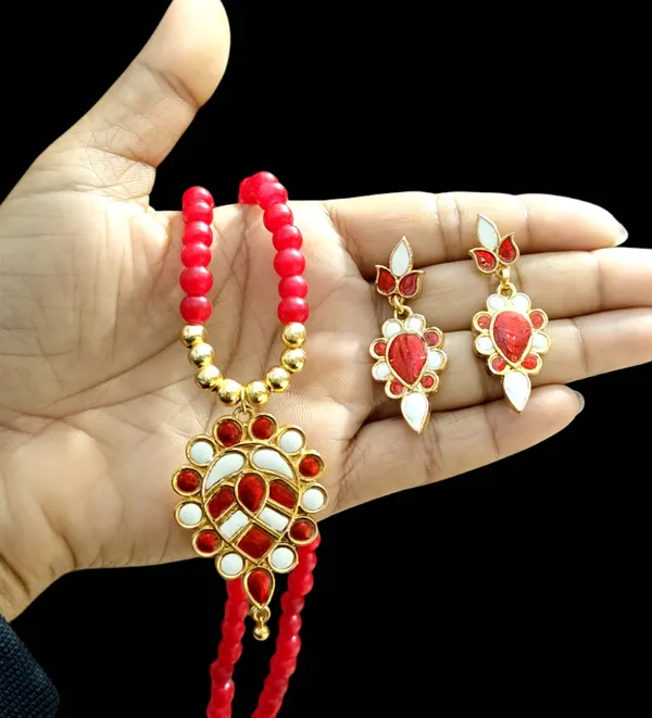 Assamese_Traditional_Copper_Based_Red_White_Dugdugi_Moni_Tassel_Jewellery_Set