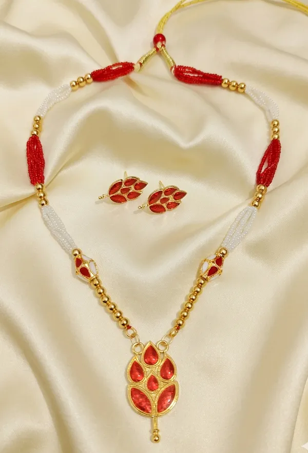 BG_GOLD_Assamese_Traditional_Copper_Based_Red-White__Patti_Monimala_Tassel__Jewellery_Set