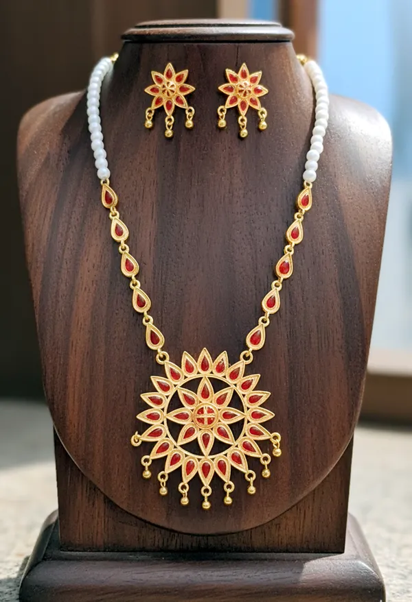 BG_GOLD_Assamese_Traditional_Copper_Based_Sunflower_White_Moni_Jewellery_Set