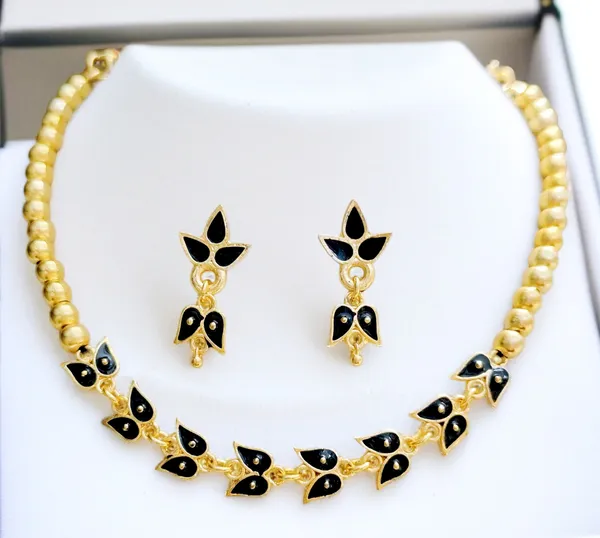 Assamese_Traditional_Copper_Based_Black_Leaf_Design_With_Golden_Ball_Golpata_Jewellery_Set