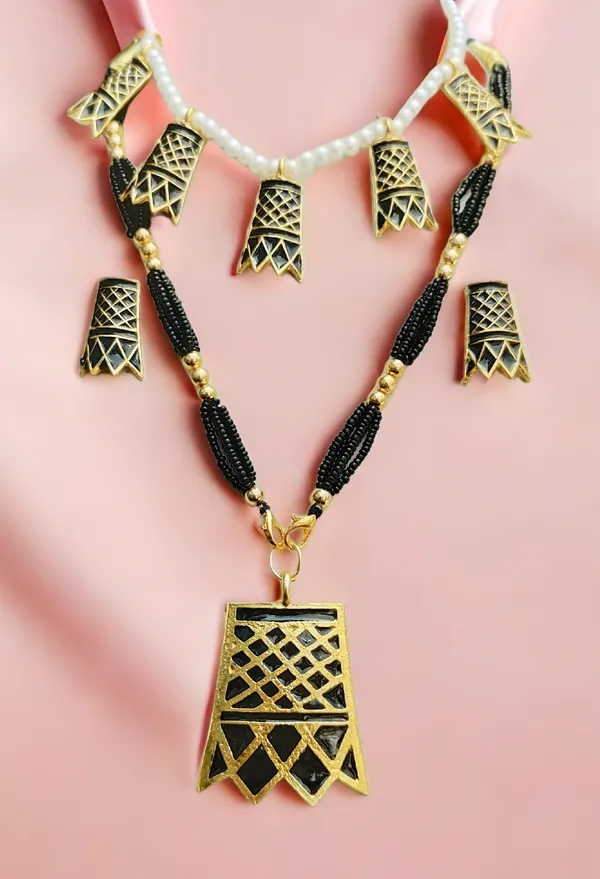 Assamese_Traditional_Copper_Based_Black_Meenakari_Thuriya_Combo_Set