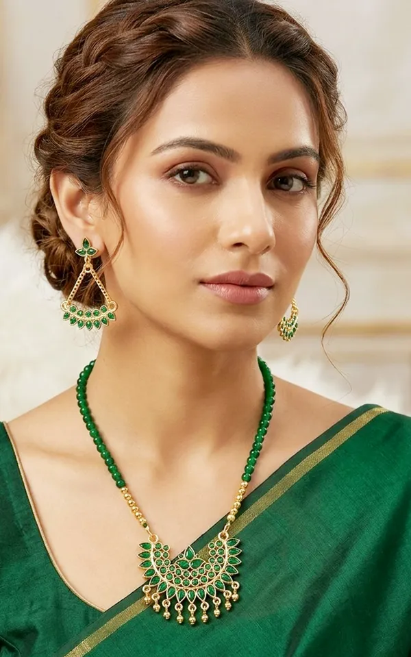 BG_GOLD_Assamese_Traditional_Copper_Based__Green__Junbiri_Moni_Tassel_Jewellery