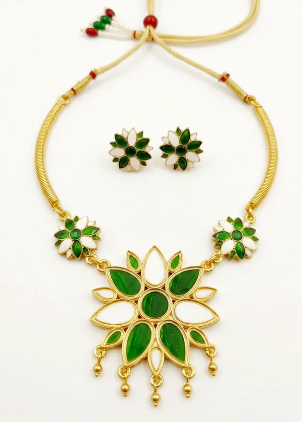 BG_GOLD_Assamese_Traditional_Copper_Based__Green_-_white_Ful_Pipe_Jewellery_Set