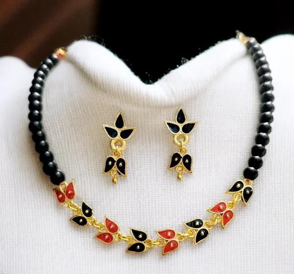 Assamese_Traditional_Copper_Based_R-B_Leaf_Design_With_Golden_Ball_Golpata_Jewellery_Set