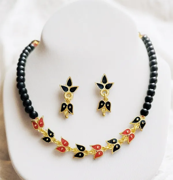 Assamese_Traditional_Copper_Based_R-B_Leaf_Design_With_Golden_Ball_Golpata_Jewellery_Set