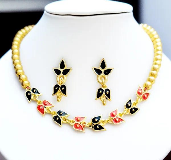 Assamese_Traditional_Copper_Based_R-B_Leaf_Design_With_Golden_Ball_Golpata_Jewellery_Set