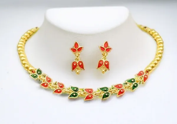 Assamese_Traditional_Copper_Based_R-G_Leaf_Design_With_Golden_Ball_Golpata_Jewellery_Set