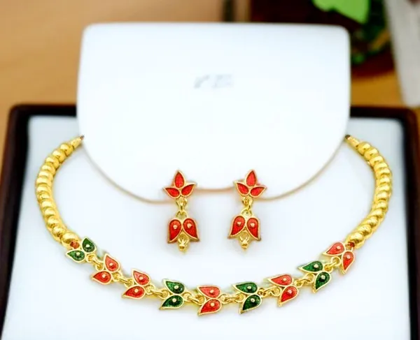 Assamese_Traditional_Copper_Based_R-G_Leaf_Design_With_Golden_Ball_Golpata_Jewellery_Set