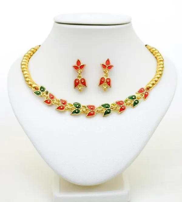 Assamese_Traditional_Copper_Based_R-G_Leaf_Design_With_Golden_Ball_Golpata_Jewellery_Set
