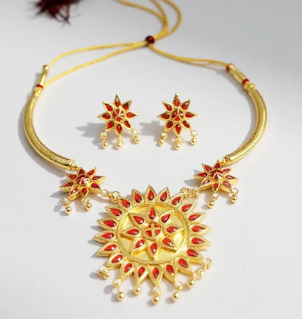 Assamese_Traditional_Copper_Based_Sunflower-Shaped_Red_Jewellery_Set