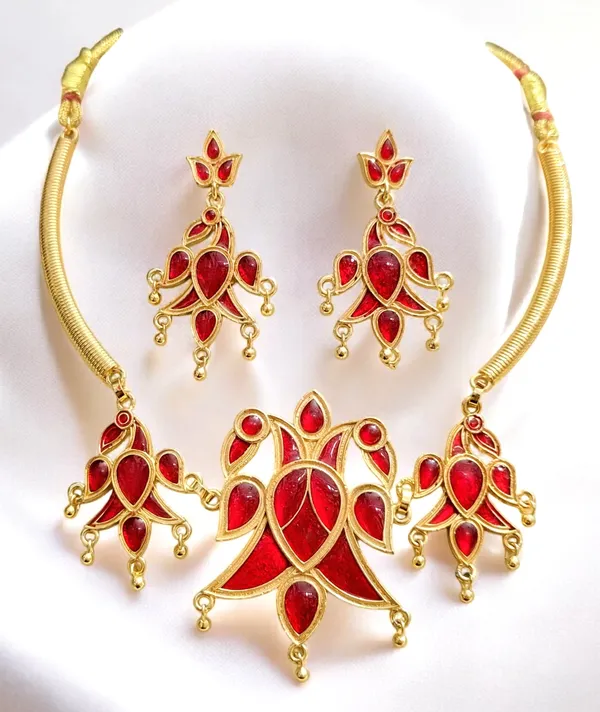 Assamese_Traditional_Copper_Red_Meenakari_Henpata_Pipe_Jewllery_Set