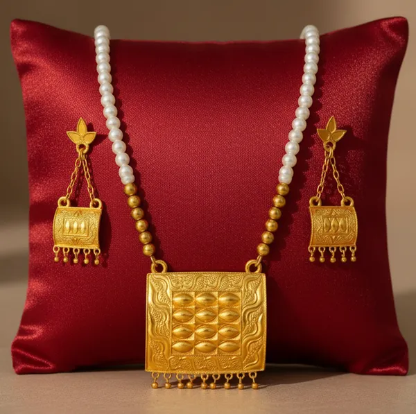 Assamese_Traditional_Golden_Biskut_White_Moni_Tassel_Jewellery_Set