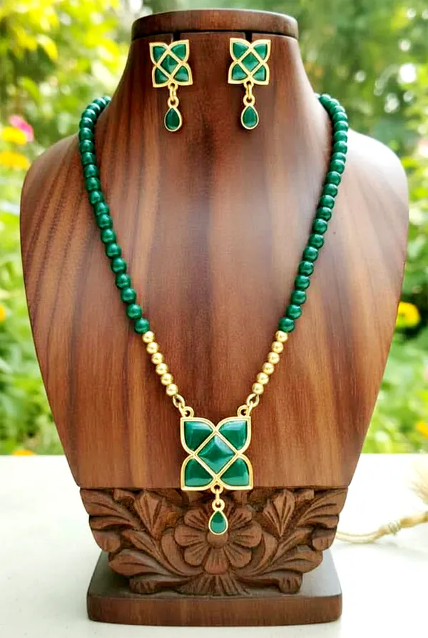 BG_GOLD_Assamese_Traditional__Copper_Based_Green_Square_Moni_Tassel_Jewellery_Set