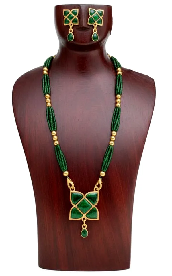 BG_GOLD_Assamese_Traditional_Copper_Based_Green_Square_Tassel_Jewellery_Set