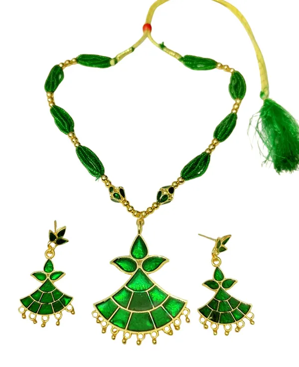 Assamese_Traditional_Green_Locket_Ball_Jewellery_Set