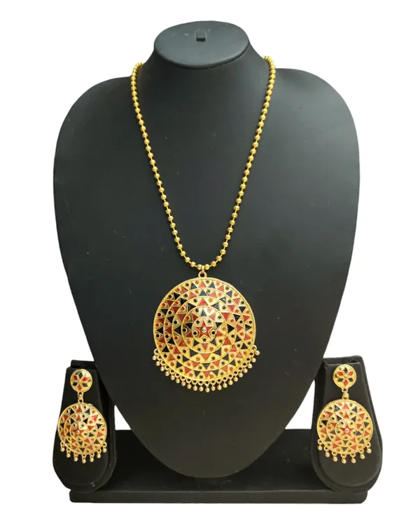 Assamese_Traditional_Mult_Big_Japi_With_Goti_Chain