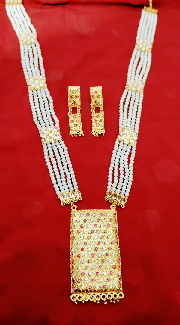 Assamese_Traditional_Pink-White_Stone_Biskut_Jewellery_Set