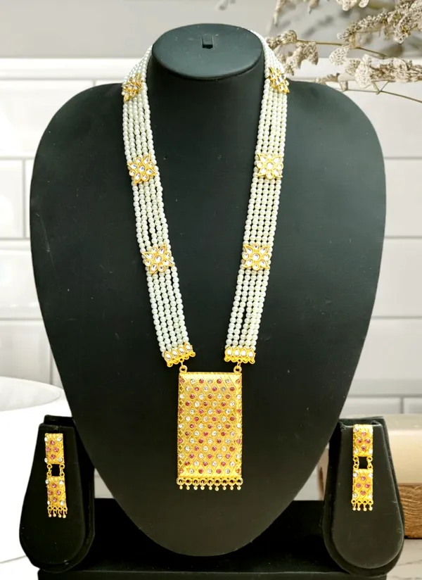 Assamese_Traditional_Pink-White_Stone_Biskut_Jewellery_Set