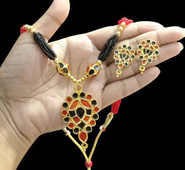 Assamese_Traditional_Red_Black_Dugdugi_Monimala_Tassel_Jewellery_Set