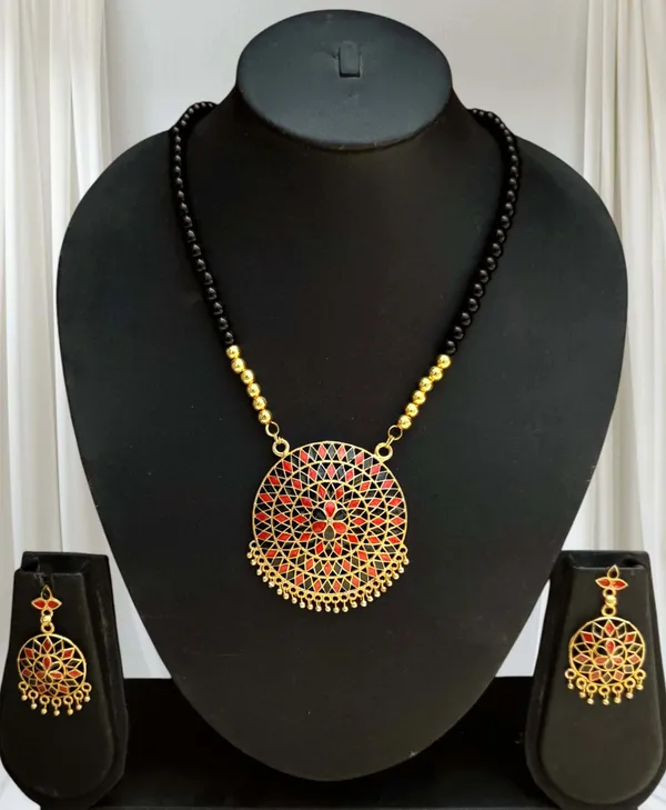 Assamese_Traditional_Red_Black_Japi_Moni_Tassel_Jewellery_Set