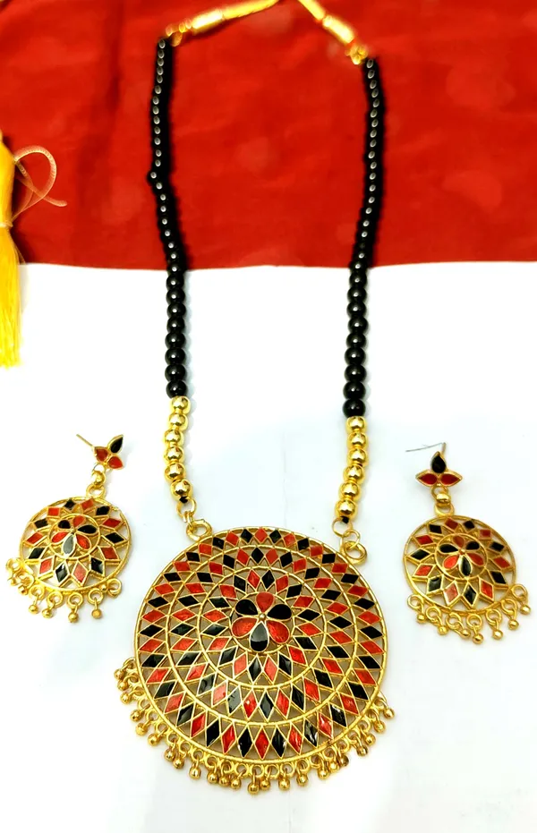 Assamese_Traditional_Red_Black_Japi_Moni_Tassel_Jewellery_Set