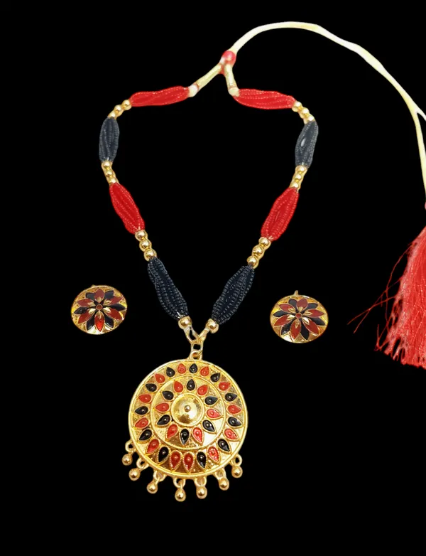 Assamese_Traditional_Red_Black_Japi_With_Tassel