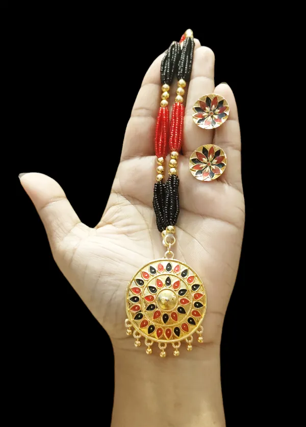 Assamese_Traditional_Red_Black_Japi_With_Tassel