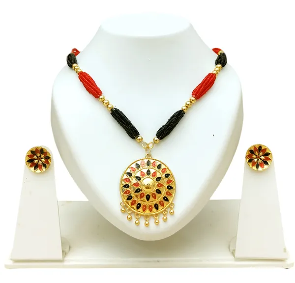 Assamese_Traditional_Red_Black_Japi_With_Tassel