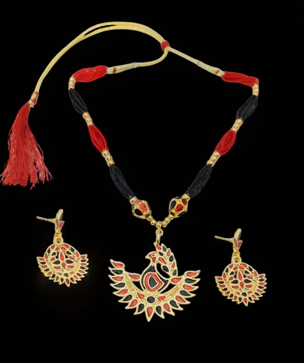Assamese_Traditional_Red_Black_Meenakari_Mayur_Design_Ball_Tassel_Jewellery_Set
