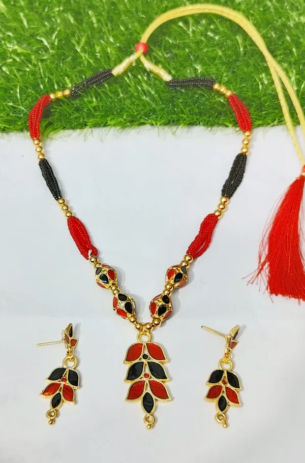 Assamese_Traditional_Red_Black_Patti_4Monimala_Tassel_Jewellery_Set