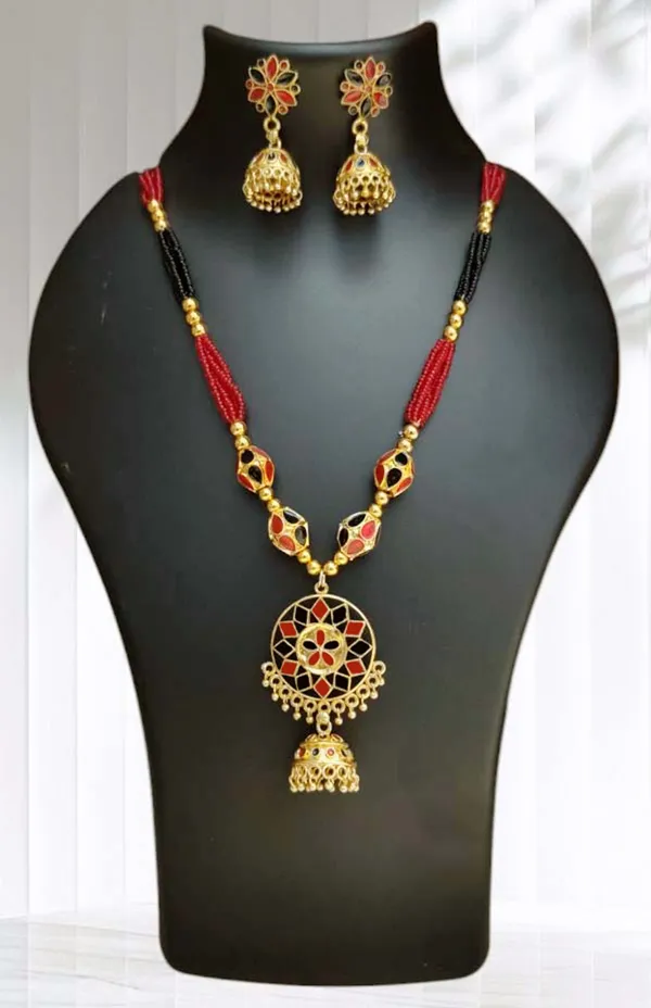 Assamese_Traditional_Red_Black_Small_Japi_With_4_Monimala_Tassel_Jewellery_Set