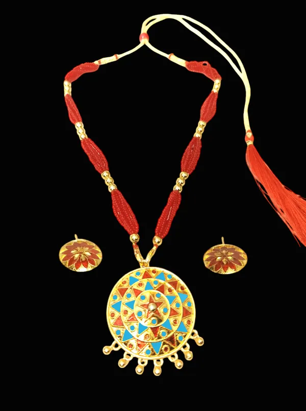 Assamese_Traditional_Red_Blue_Japi_With_Tassel_Jewellery_Set
