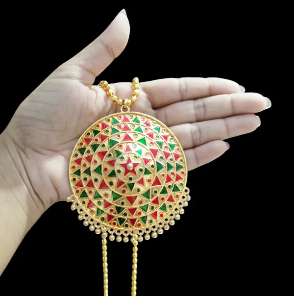 Assamese_Traditional_Red_Green_Big_Japi_With_Goti_Chain