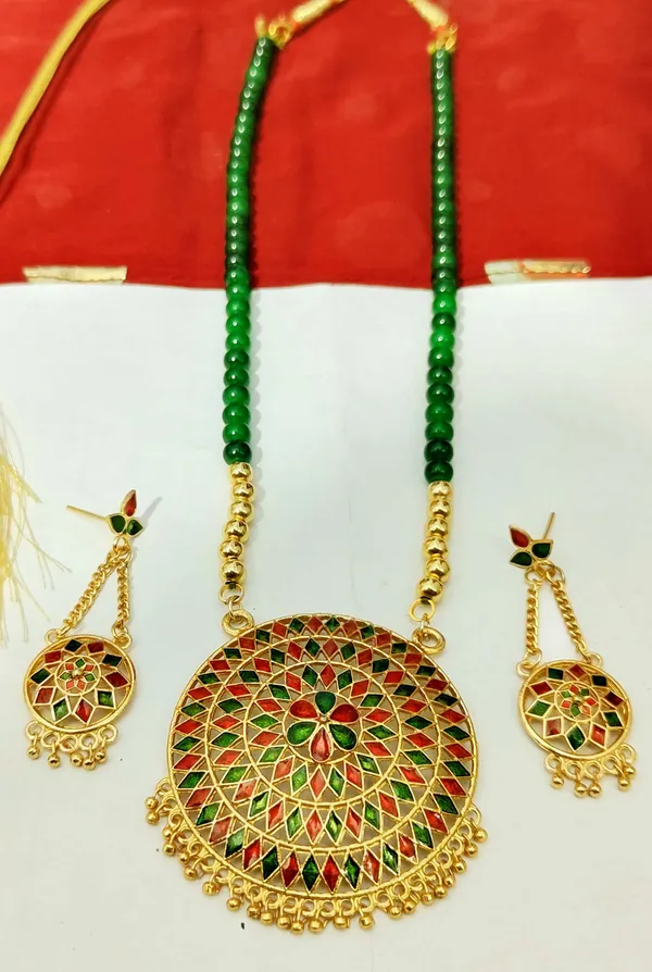 Assamese_Traditional_Red_Green_Japi_Moni_Tassel_Jewellery_Set
