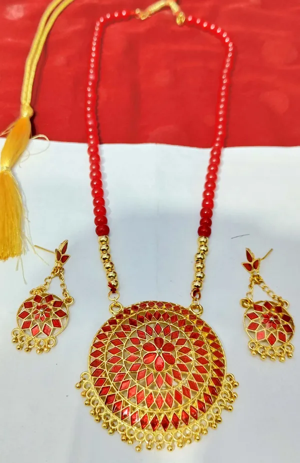 Assamese_Traditional_Red_Japi_Moni_Tassel_Jewellery_Set