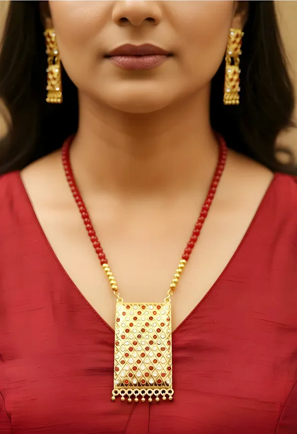 Assamese_Traditional_Red-White_Stone_Biskut_White_Mini_Tassel_Set