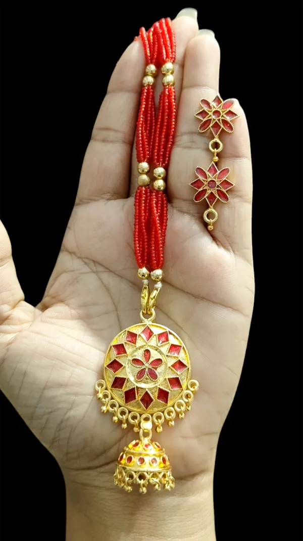 Assamese_Traditional_Red_Small_Japi_With_Tassel_Jewellery_Set