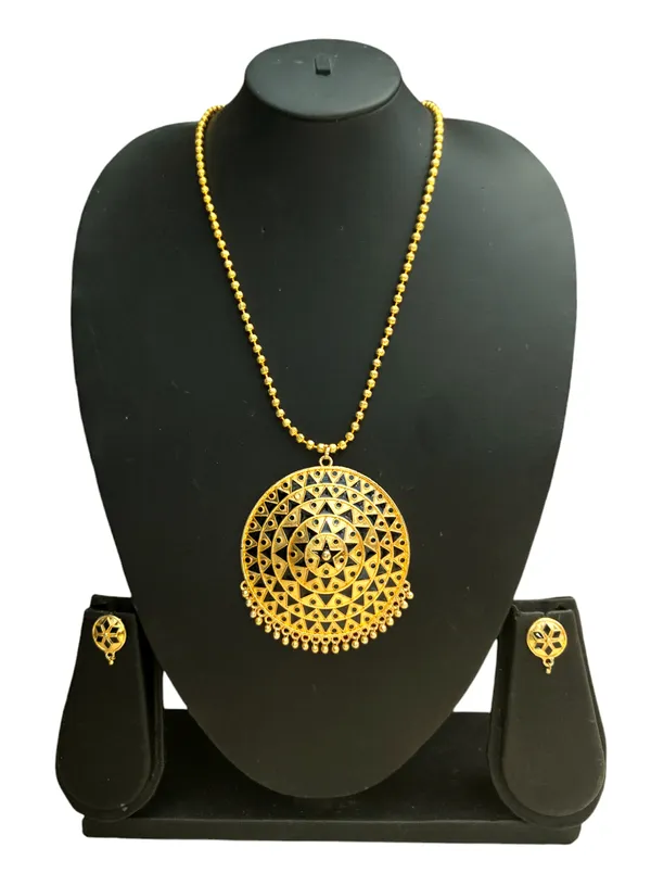 Assamese_Traditional_Black_Big_Japi_Top_Earring_With_Goti_Chain