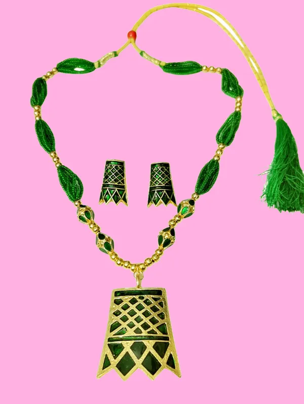 Assamese_Copper_Based_Traditional_Green_Meenakari_Thuriya_4_Ball_Tassel_Jewellery_Set