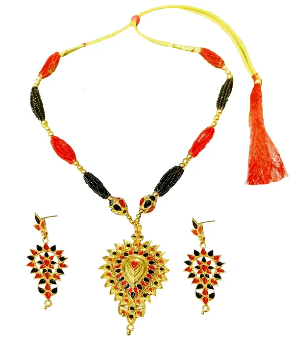 Assamese_Traditional_Red_Black_Dugdugi_With_Monimala_Tassel_Jewellery_Set