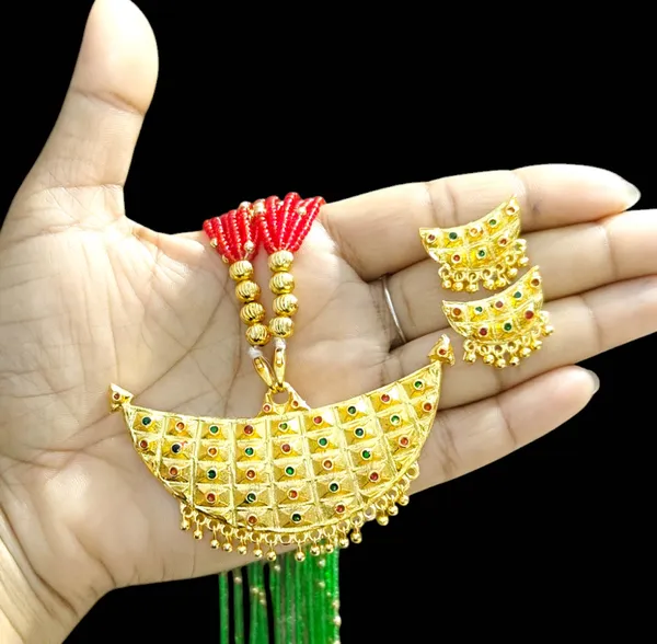 Assamese_Traditional_Red_Green_Copper_Based_Junbiri_New_Tassel_Jewellery_Set