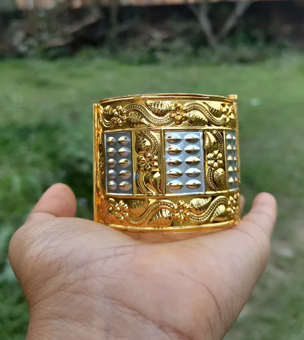 BG_GOLD_COPPER_BASED_Assamese__Traditional_Muthi_Kharu