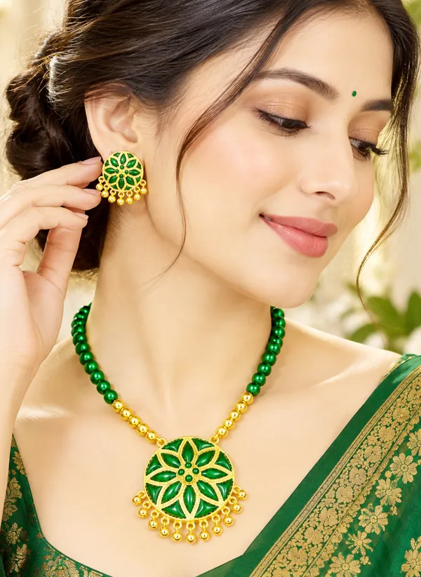 BG_GOLD_Assamese_traditiona_Jewellery_Copper_Based___Green_japi_moni_tassel_jewellery_set