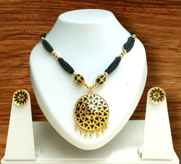 Assamese_Traditional_Black_Japi_With_Monimala_Tassel