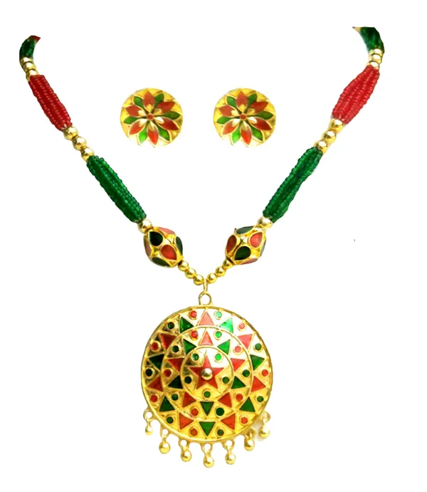 Assamese_Traditional_R-G_Japi_With_Monimala_Tassel